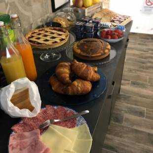 Фотографии мини отеля
Holiday Guesthouse