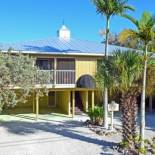 Фотография гостевого дома Crescent Beach 1011 #1