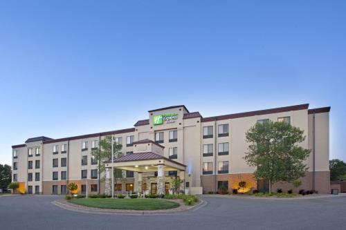Фотография гостиницы Holiday Inn Express Hotel & Suites Minneapolis - Minnetonka, an IHG Hotel