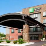 Фотография гостиницы Holiday Inn Express and Suites Rochester West-Medical Center, an IHG Hotel