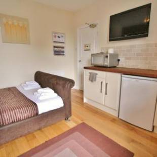 Фотографии апарт отеля
Central Studios Gloucester Road by RoomsBooked