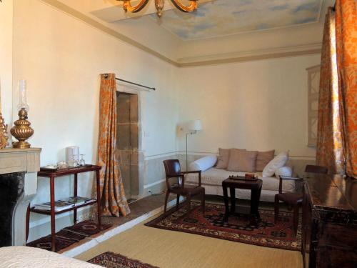 Фотография мини отеля Maison Romane 1136