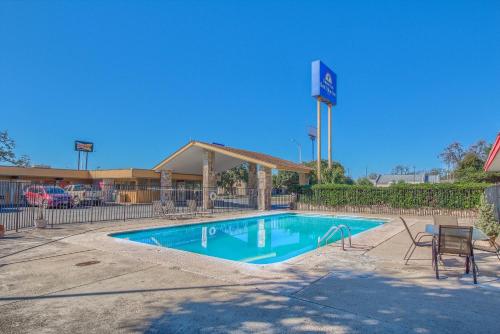 Фотография мотеля Americas Best Value Inn Uvalde