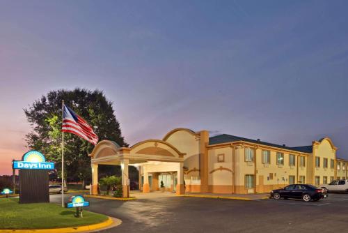 Фотография гостиницы Days Inn by Wyndham Coliseum Montgomery AL