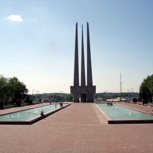 Фотография достопримечательности Мемориальный комплекс Три штыка