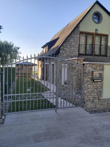 Фотографии гостевого дома 
            Flamingó Apartman