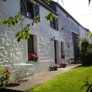 Фотографии гостевого дома 
            Charming Cottage in BrÃ»ly-de-Pesche With Private Garden