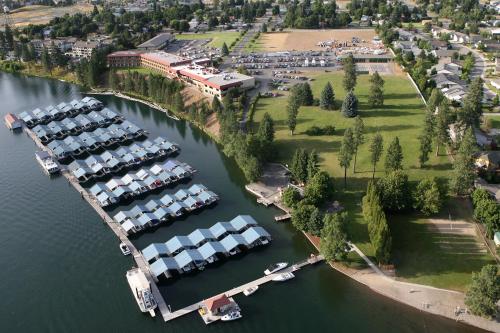 Фотография гостиницы Red Lion Templin's Hotel on the River