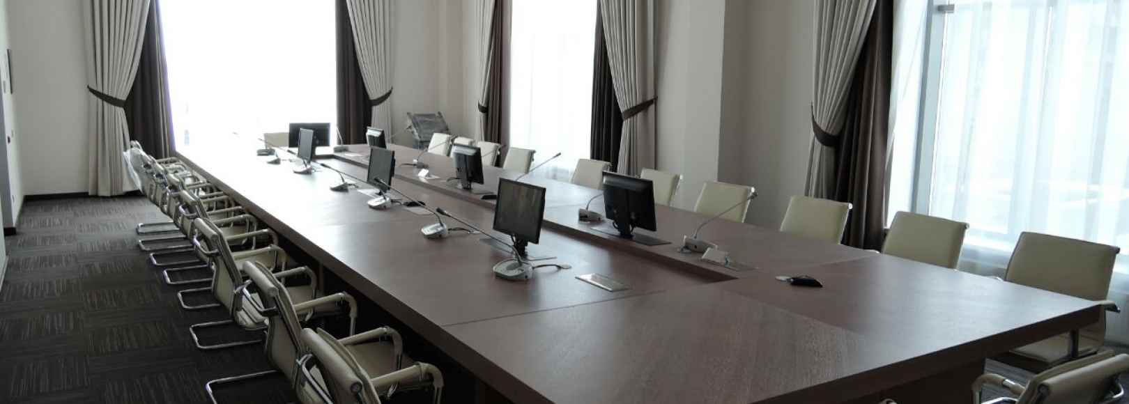 Фотография конференц-зала Сессия