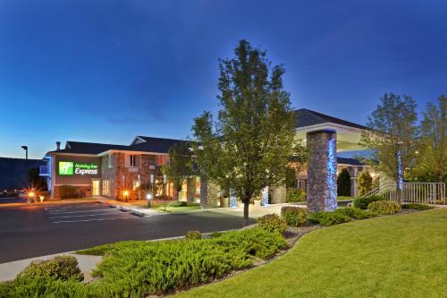 Фотография гостиницы Holiday Inn Express Lewiston, an IHG Hotel