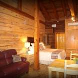 Фотография гостевого дома Wimberley Log Cabins Resort and Suites- Unit 2