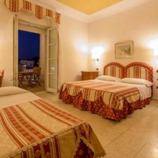 Фотографии гостиницы
Mariano IV Palace Hotel