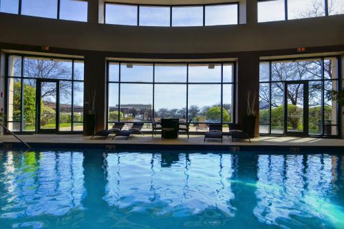 Фотография гостиницы Renaissance Chicago Glenview Suites Hotel