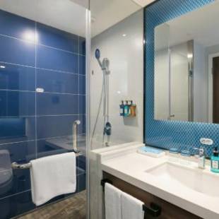 Фотографии гостиницы
Holiday Inn Express Hangzhou Xixi Tourism Zone, an IHG Hotel