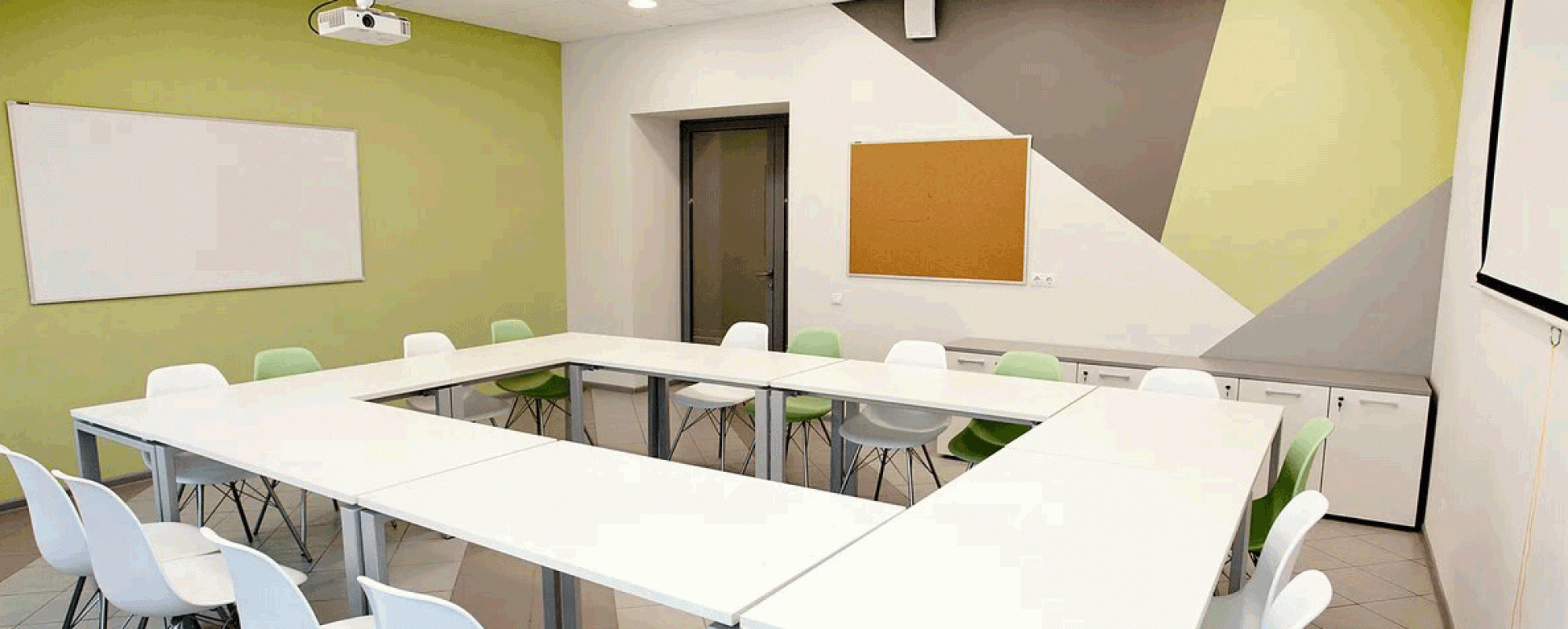 Фотографии комнаты для переговоров КЦ Московский Универсальный классы