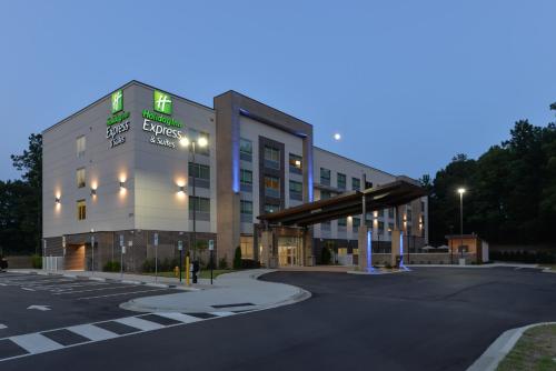 Фотография гостиницы Holiday Inn Express & Suites Charlotte - Ballantyne, an IHG Hotel