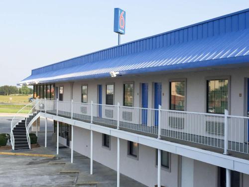 Фотография гостиницы Motel 6-Winnie, TX