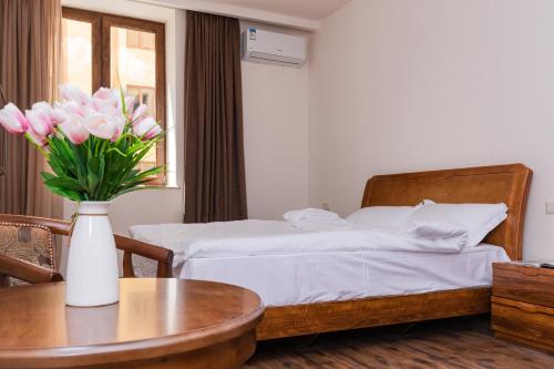 Фотографии апарт отеля
Yerevan Republic Square