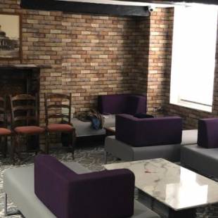 Фотографии мини отеля
The Town Hotel