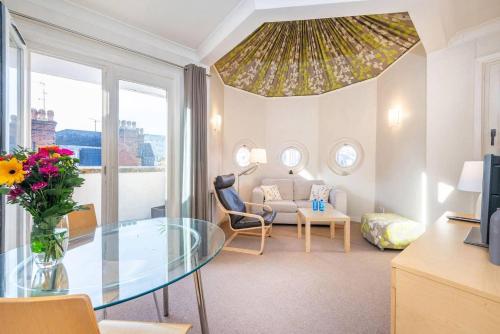 Фотографии гостевого дома
Fantastic 1BR apartment 7 mins from Oxford Circus