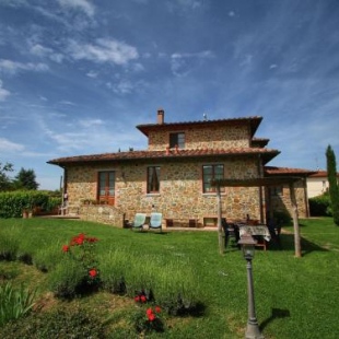 Фотография гостевого дома Blissful Cottage in Lucignano with Shared Swimming Pool