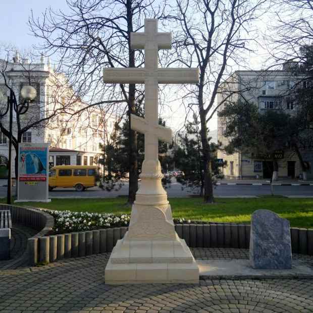 Фотография памятника Крест в честь 2000-летия Рождества Христова