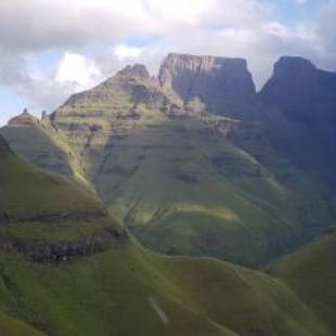 Фотографии базы отдыха
Swallowfield Rondavels