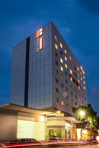 Фотография гостиницы Fiesta Inn Express Monterrey Centro