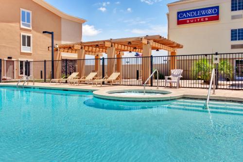 Фотография гостиницы Candlewood Suites Sierra Vista, an IHG Hotel