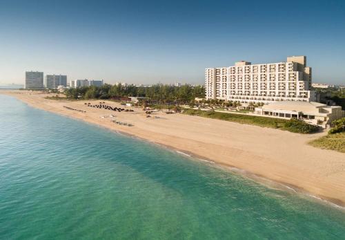 Фотография гостиницы Fort Lauderdale Marriott Harbor Beach Resort & Spa
