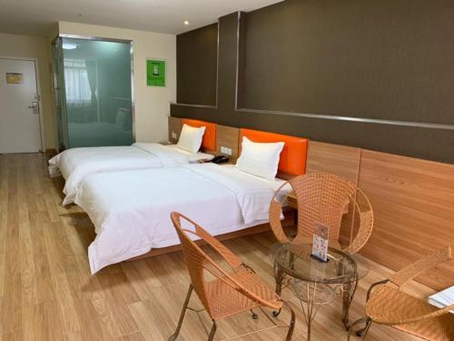 Фотография гостиницы 7Days Inn Yingshang LAN-STAR building materials market