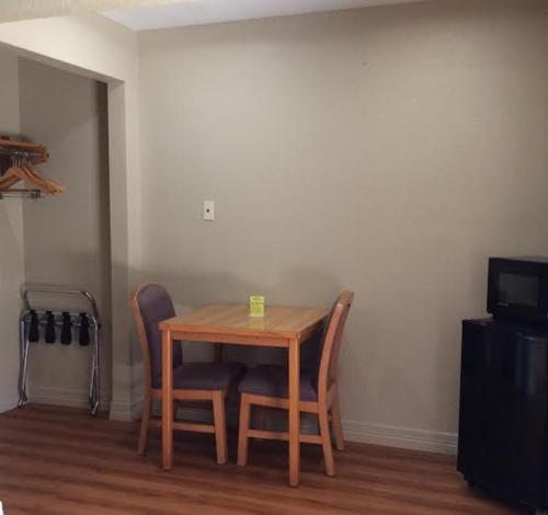 Фотография мотеля Stratford House Inn and Suites Temple