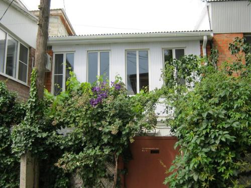 Фотография гостевого дома Зелёный дворик в Студенческом