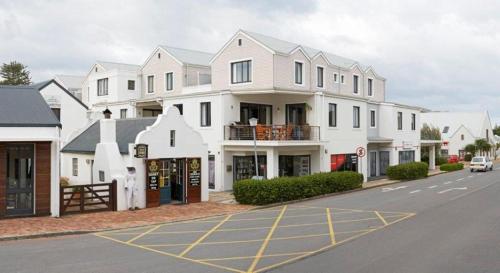 Фотография гостиницы Marine Square Luxury Suites