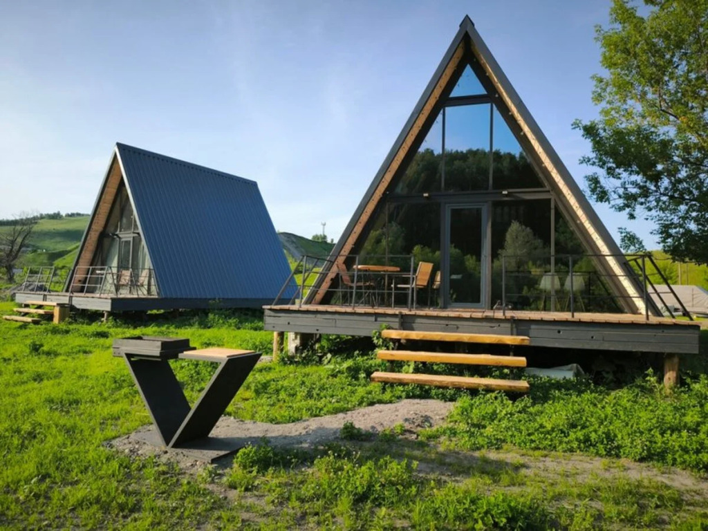 Фотография Коттеджа Шале двухэтажный А-фрейм с панорамным остеклением и террасой