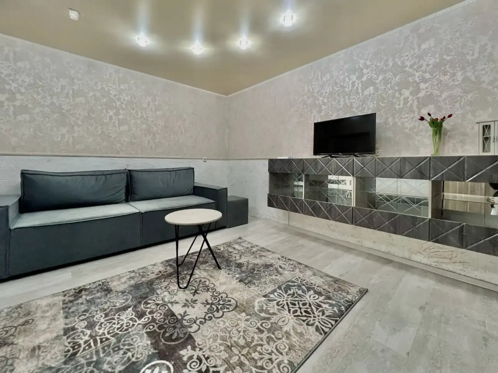 Фотография квартиры Двухкомнатная Квартира возле Площади Победы, Азгура 3