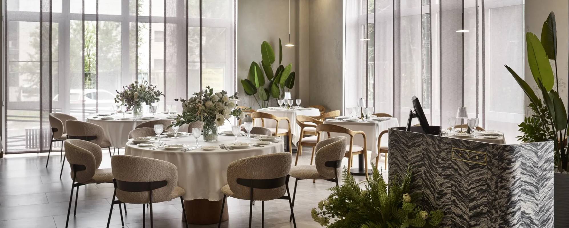 Фотографии банкетного зала Зал ресторана Числа