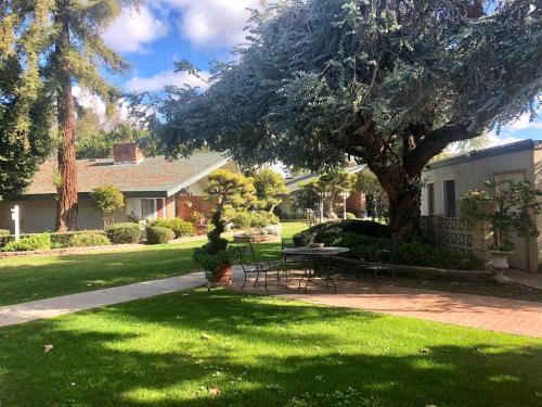 Фотография мотеля Lamp Liter Inn