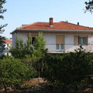 Фотография гостевого дома Apartments with a parking space Slatine, Ciovo - 2566