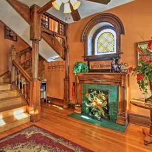 Фотография гостевого дома Historic Helena Home Mins from DT with Mtn Views!