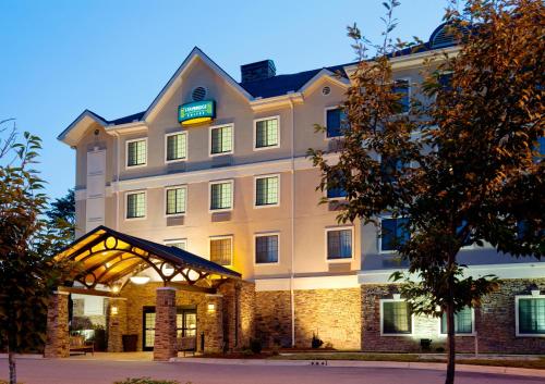 Фотография гостиницы Staybridge Suites Of Durham - Chapel Hill - RTP, an IHG Hotel