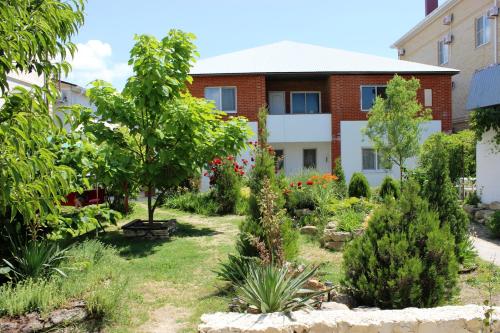 Фотографии гостевого дома
Южный