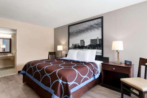 Фотография мотеля Super 8 by Wyndham Gulfport Near Biloxi