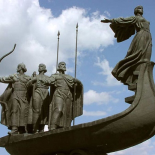 Фотография Памятник основателям Киева 