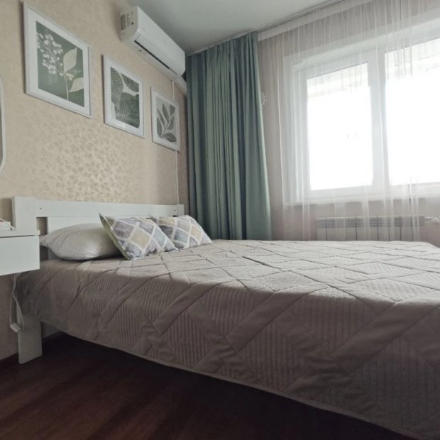 Фотографии квартиры 
            Квартира в спальном районе, прямые маршруты до п. Восточный, п. Сосновый Бор, п. Звездный