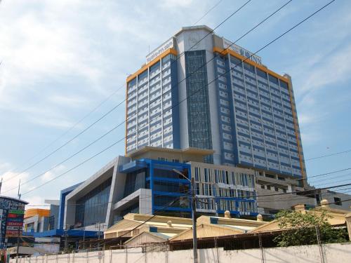 Фотография гостиницы Toyoko Inn Cebu - Multiple Use Hotel