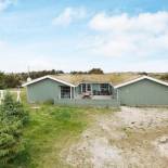 Фотография гостевого дома Six-Bedroom Holiday home in Blåvand 4