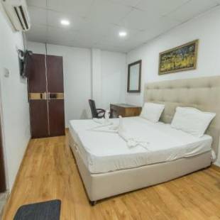 Фотографии мини отеля
Metro City Hotel