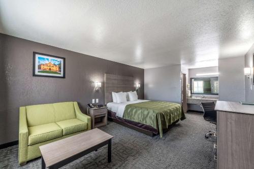 Фотография гостиницы Quality Inn I-10 East near AT&T Center