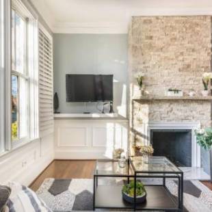 Фотографии гостевого дома
Luxe Colonial Home In Old Town by CozySuites with 1 parking spot
